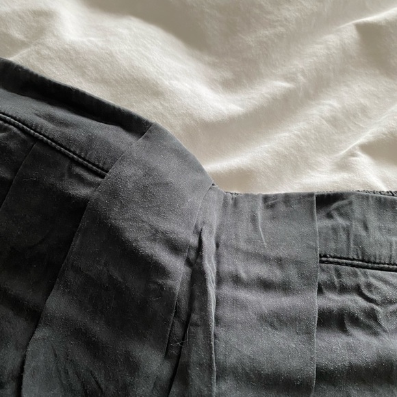 Lululemon Shorts - Size 8 - Picture 2 of 13